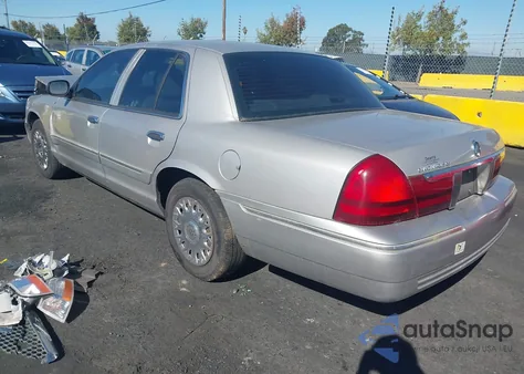 2004 Mercury Grand Marquis Gs z USA, uszkodzony, nr VIN 2MEFM74W24X601454